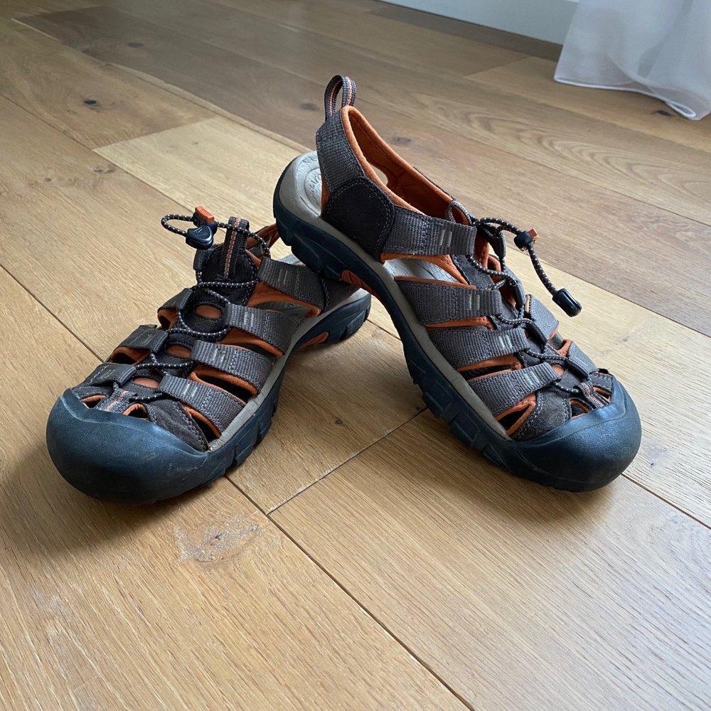 Men's Keen Sandals Size 11.5